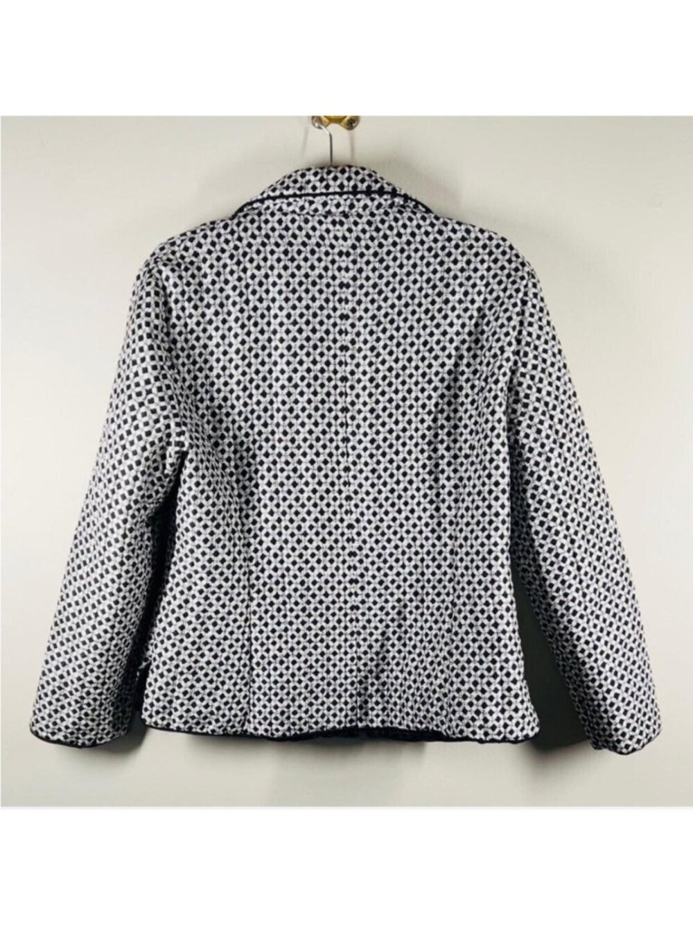 Vintage Carole Little size Large Black and White Silk Patterned Jacket - Picture 2 of 7